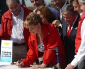 Ministra Parot recibe terrenos para la construcción  del nuevo hospital de Santiago Occidente