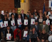 Valparaíso florece en otoño con la entrega de títulos de dominio a familias de la Región