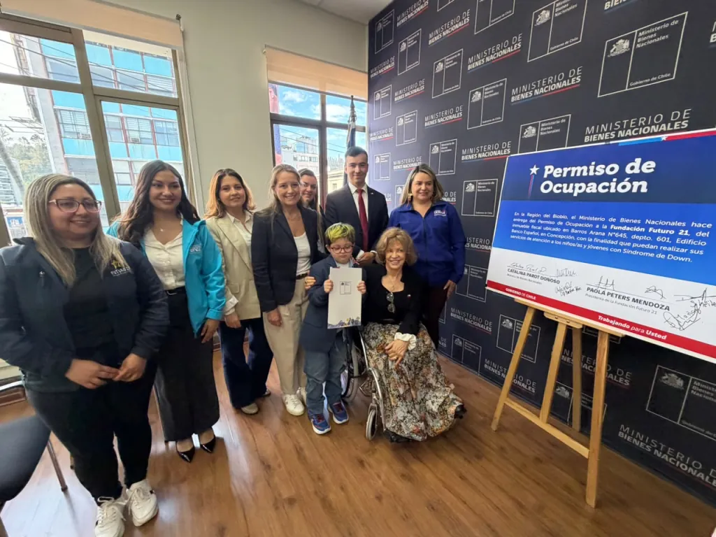 Entrega del permiso de ocupación a la Fundación Futuro 21 en Concepción